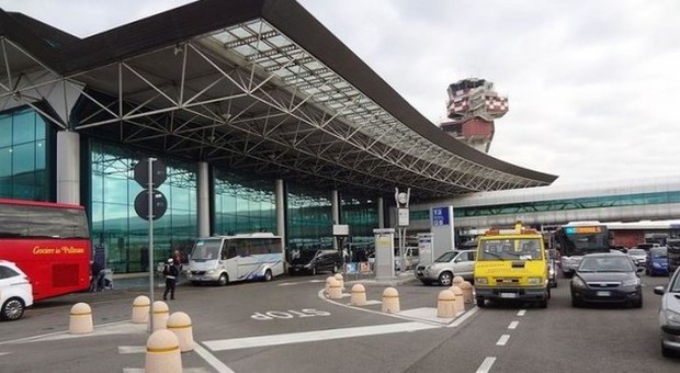 Aeroporto di Fiumicino, l'Enac:«Riunione urgente con Adr e operatori sulla salubrità dell'aria»