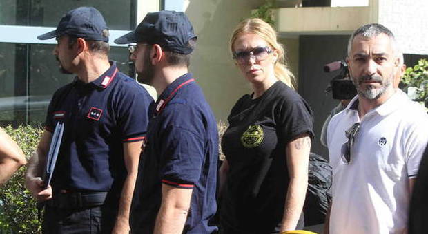 L'arrivo dei carabinieri del Ris e della criminologa Bruzzone