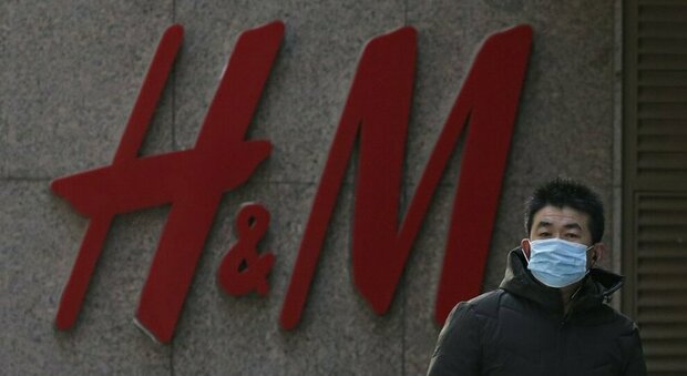 H&M boicottata in Cina per lo stop al cotone dello Xinjiang