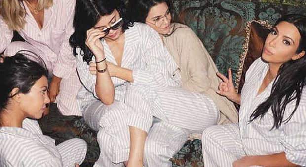 Kim Kardashian, pigiama party fra vip e modelle per il secondo figlio