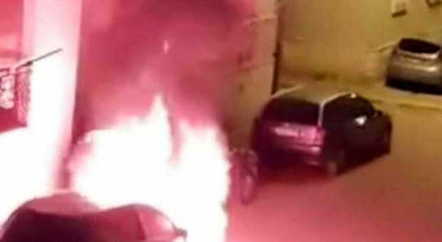Due auto rubate in due ore e una incendiata, il parroco: «Non ci arrenderemo mai alla criminalità»