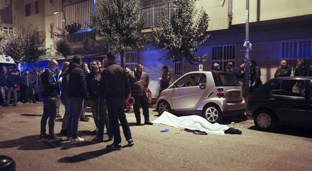 Napoli, la periferia brucia: tre agguati, un morto e due feriti