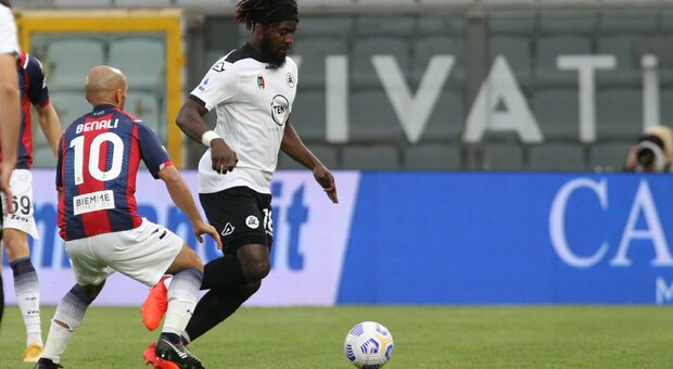Spezia-Crotone 3-2 in rimonta: il gol di Erlic vale la salvezza