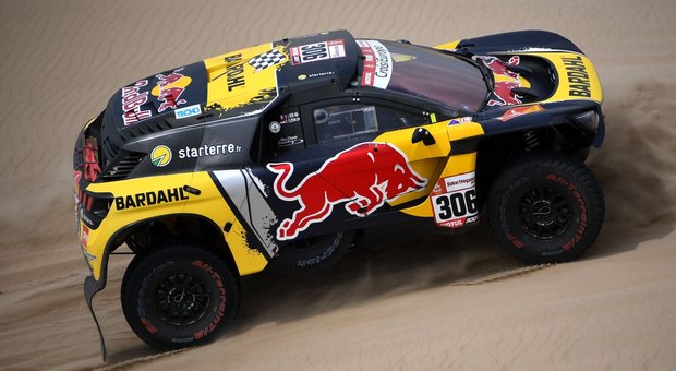 Sébastien Loeb con la Peugeot 3008 DKR ha conquistato la vittoria nella seconda tappa della Dakar 2019