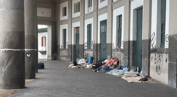 Napoli, al Plebiscito 14 locali vuoti ed è flop assegnazioni: «Convocare i bottegai»