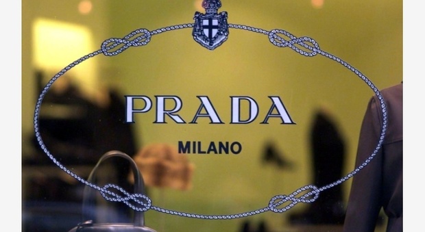 Clonato il sito di Prada, venduti centinaia di prodotti contraffatti