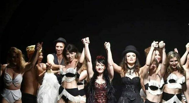 «Les folies napolitaines», il burlesque irrompe nel Campania Teatro Festival