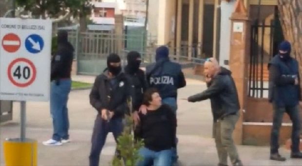 «Tradito» da un selfie l'algerino arrestato a Bellizzi con l'accusa di terrorismo