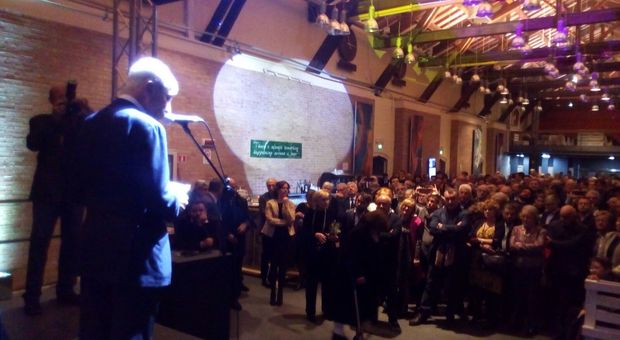 I 70 anni di Bassolino, festa a Bagnoli tra politica e cultura