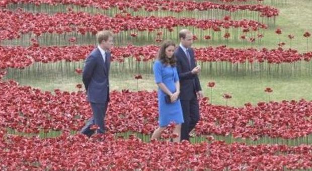 I duchi di Cambridge William e Catherine, insieme al principe Harry