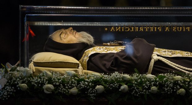 San Pio, turni a Pietrelcina per vegliare sulle spoglie