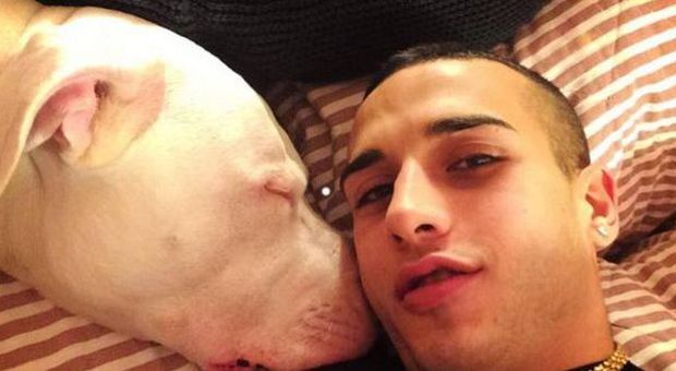 Uccide clochard romeno a calci e pugni, arrestato 22enne: «Accarezzava il mio cane»