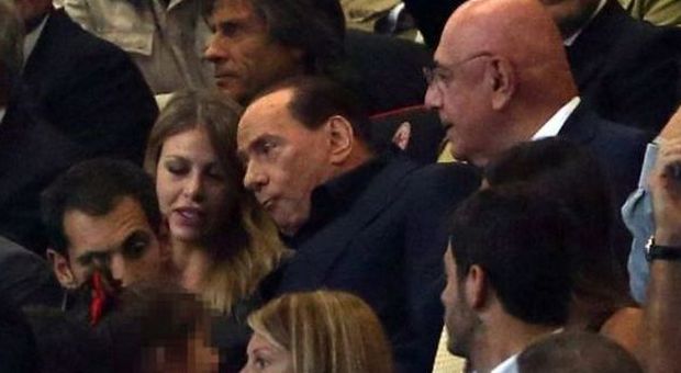 Milan-Juve, Berlusconi in tribuna a San Siro: con lui anche la fidanzata Francesca