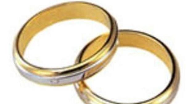 Matrimoni in calo del 4 per cento: nozze over trenta e separazioni precoci