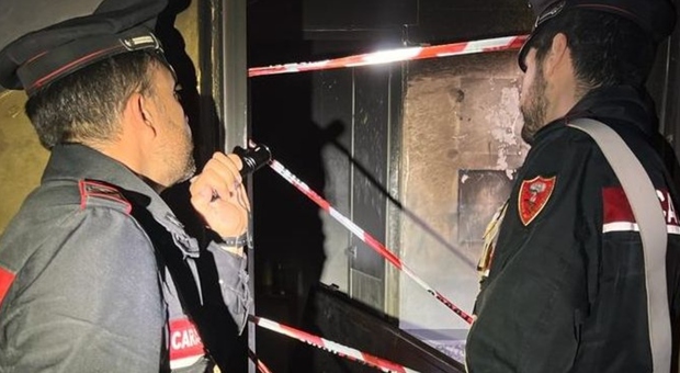 Incendio in appartamento ad Ostia: 50enne salvato dalle fiamme