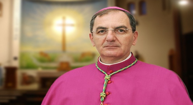 Preti gay, il vescovo di Teggiano-Policastro annuncia sanzioni per chi ha sbagliato