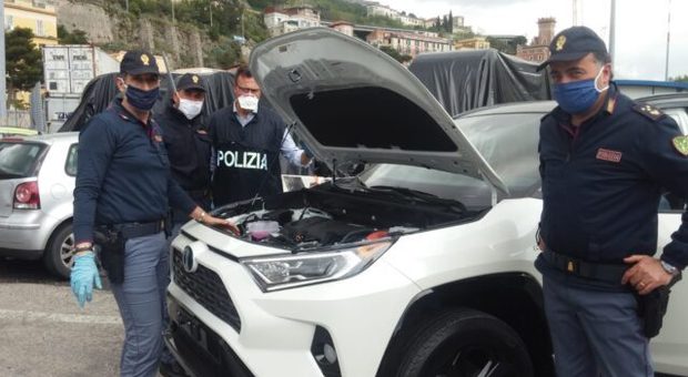 Salerno, due auto rubate in Canada ritrovate su nave diretta in Marocco