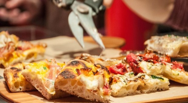 Napoli, la sfida della pizza al taglio e della merenda all'italiana in un nuovo store