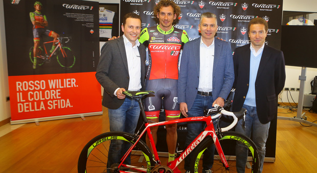 Wilier Triestina, è un ritorno storico: maglia rossa al Giro, leader Pozzato