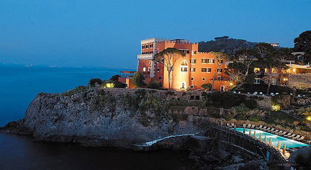 Un'immagine del Mezzatorre Resort di Ischia (mondodesign.it)