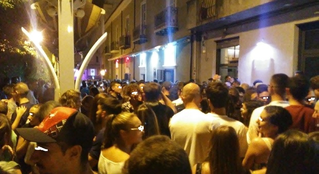 Movida nel centro di Benevento, una notte tra risse e droga