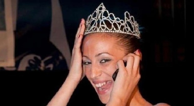 Picchiata dal fidanzato, Rosaria Aprea alle prefinali di Miss Italia: «Simbolo di coraggio»