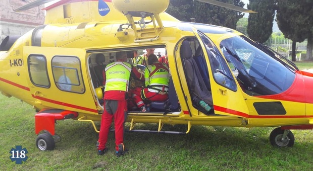 Un elicottero del Suem durante un intervento