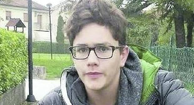 Massimo, 18 anni, morto nello schianto: viaggiava senza cinture