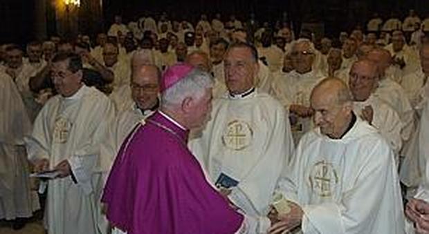 Il vescovo D'Ercole e il corpo sacerdotale
