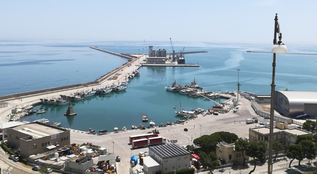 Tragico incidente al porto di Ortona, marittimo muore dopo i soccorsi