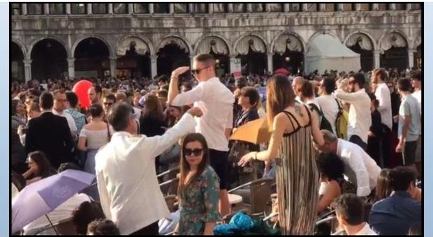 Caos alla festa delle lauree, «Uno stupro per Piazza San Marco»