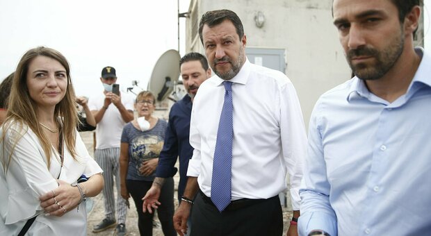 Salvini a Caserta con Zinzi: «Da De Luca solo insulti e gaffe»