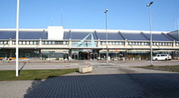 Allarme bomba su aereo in arrivo da Londra: riaperto aeroporto di Goteborg