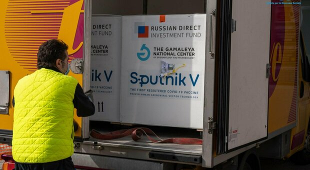 Sputnik V, l'Italia produrrà il vaccino russo: efficacia e caratteristiche, cosa sappiamo