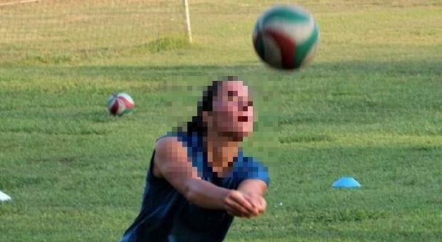 Sara Pellizzon, morta la giovane pallavolista di 18 anni: due settimane fa l'incidente in scooter a Latina