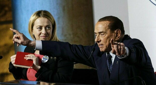 Berlusconi, nuovo audio: «Putin contrario alla guerra, meglio che non parlo di Zelensky. In Europa non ci sono leader»