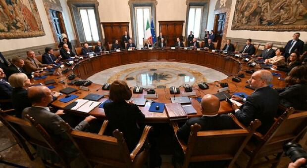 Mafia a Bari, le carte in Consiglio dei ministri: l’informativa di Piantedosi