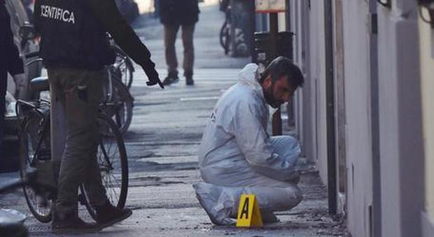 Firenze, bomba di Capodanno: 14 anarchici vogliono parlare col magistrato