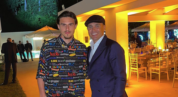 Napoli, Elmas incontra Cannavaro: «Un piacere conoscerti, leggenda»