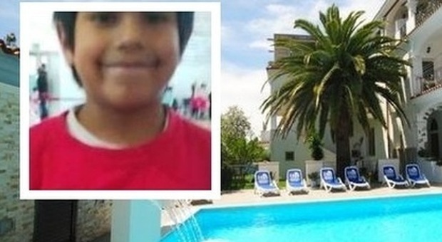 Richard, morto annegato a 7 anni nella piscina del residence: si indaga per omicidio colposo