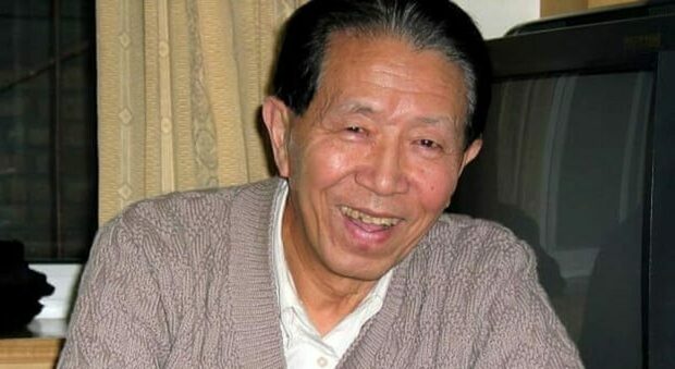 Denunciò l'epidemia di Sars e si oppose a Tienanmen: il medico-eroe Jiang Yanyong è morto all'età di 91 anni