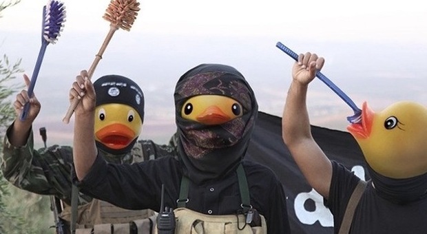 Isis, quando la paura si esorcizza con l'ironia: i jihadisti diventano papere gialle