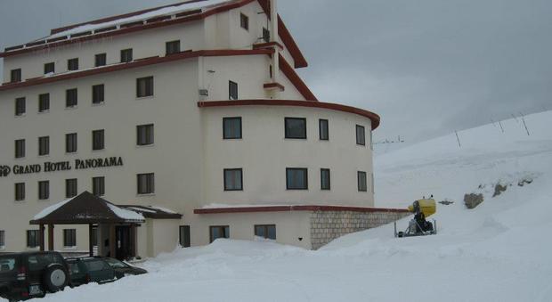 Chieti, alberghi isolati per giorni dalla neve: liberati gli ospiti