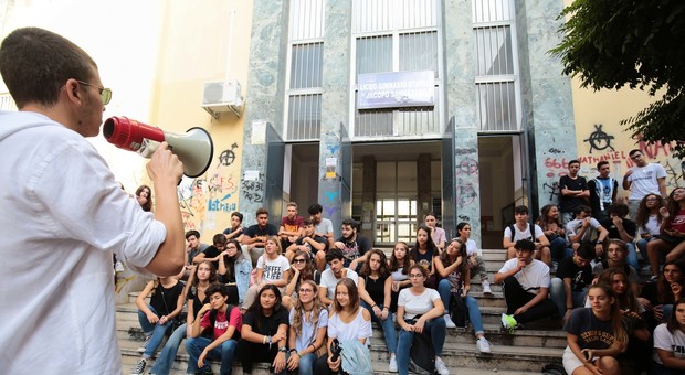 Napoli, liceo Sannazaro nel caos, i rappresentanti d'istituto: «Ora assenza di massa»