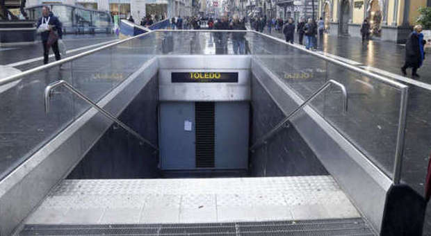 Napoli, nuovo stop del metro', ressa alle stazioni: picchiato un macchinista a Medaglie D'Oro