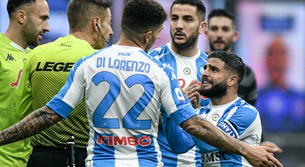 Inter-Napoli, Lozano è inarrestabile ma capitan Insigne perde la testa