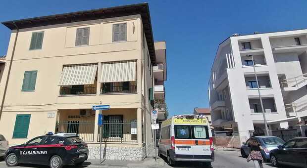 Via dei Peri, angolo via Piave: sul posto Carabinieri, Polizia Locale e 118