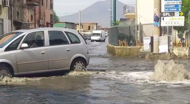 Campania, è allerta meteo dalle 20: possibili temporali, fulmini e grandine