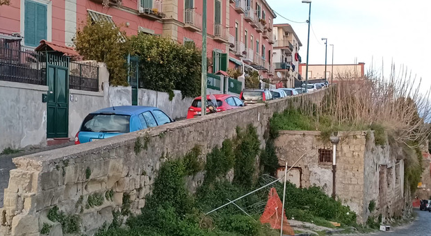 Napoli, l'abbandono delle Rampe Morisani: a rischio crollo in attesa dei lavori