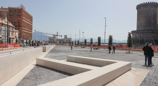Piazza Municipio, lavori quasi conclusi: entro fine 2022 il prolungamento nel porto